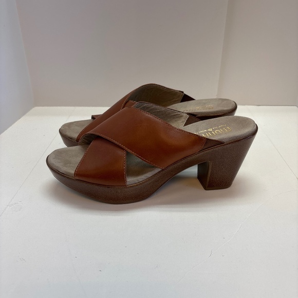 Women’s Brown Leather Munro American Slide Sandals Sz 9 M - Picture 3 of 6